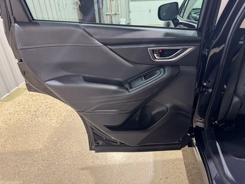 Used 2022 Subaru Forester Premium image 22