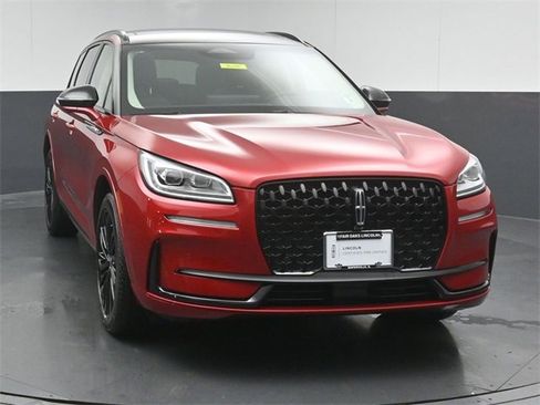 Certified 2023 Lincoln Corsair Reserve w/ Equipment Group 201A image 2