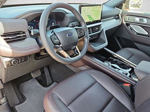 New 2026 Ford Explorer Platinum RWD image 3