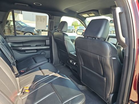 Used 2021 Ford Expedition XLT AWD/4WD image 30