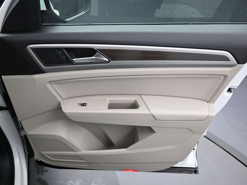 Used 2019 Volkswagen Atlas SEL image 37