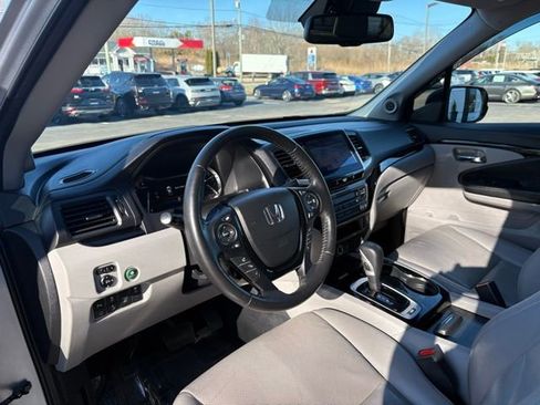 Used 2017 Honda Ridgeline RTL-E image 16