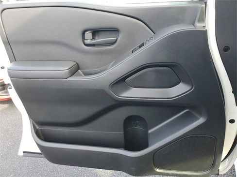 Used 2022 Nissan Frontier S image 29