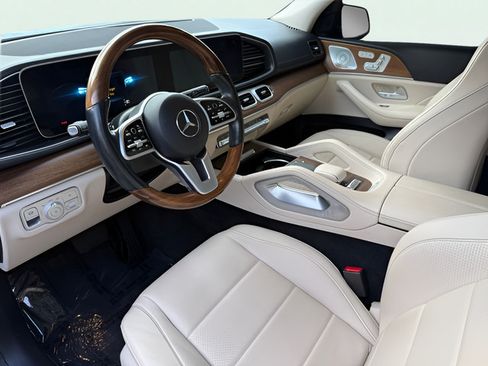 Used 2022 Mercedes-Benz GLS 450 4MATIC image 16