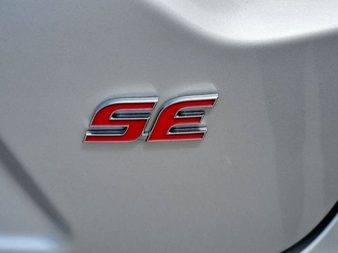 Used 2024 Toyota Corolla SE FWD image 6
