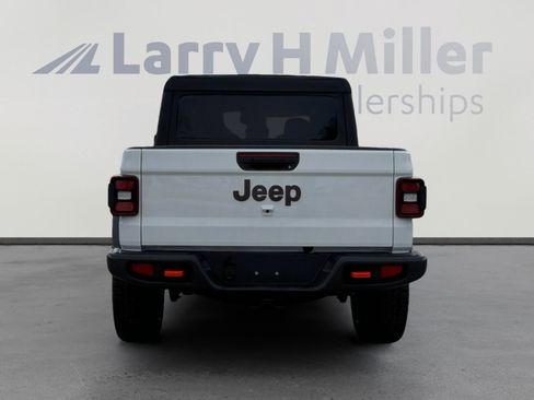 New 2026 Jeep Gladiator Mojave w/ Safety Group AWD/4WD image 5