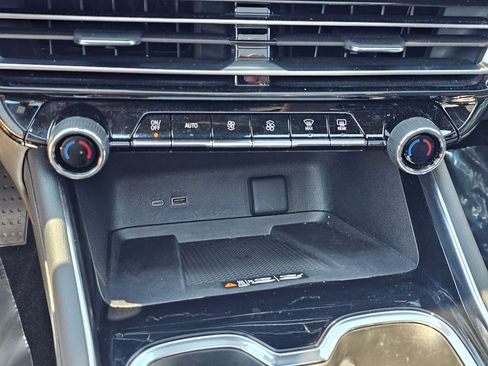 Used 2024 Chevrolet Traverse RS w/ LPO, Floor Liner Package AWD/4WD image 35