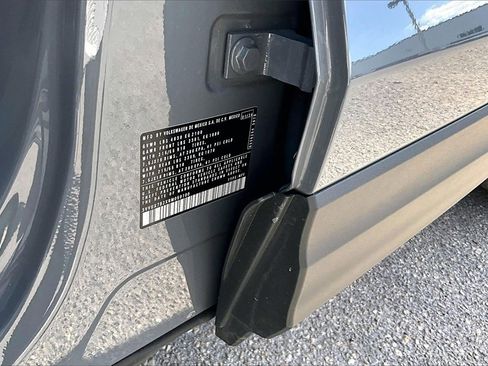 Certified 2024 Volkswagen Taos SE image 29