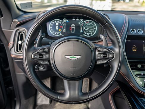 Used 2022 Aston Martin DBX image 10