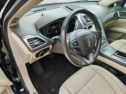 Used 2019 Lincoln MKZ Reserve FWD image 7