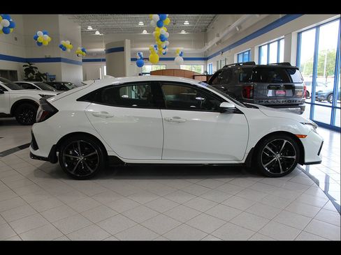 Used 2021 Honda Civic Sport image 4