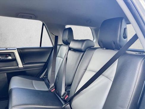 Used 2018 Toyota 4Runner SR5 Premium image 20