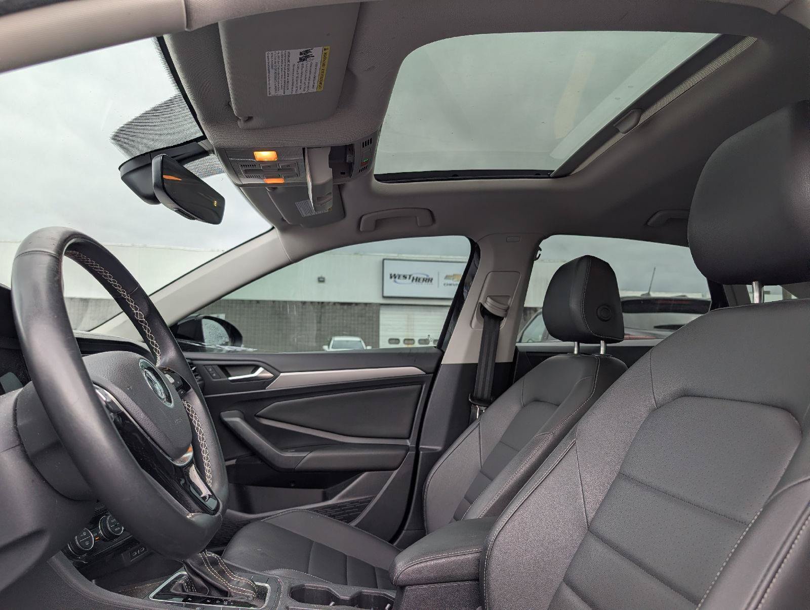 Used 2021 Volkswagen Jetta SE w/ SE Cold Weather Package FWD image 10