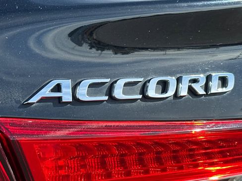 Used 2019 Honda Accord LX image 31