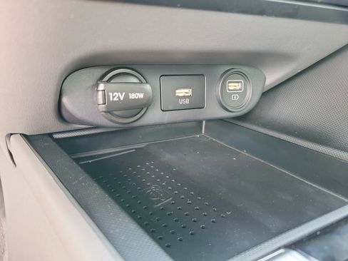 Used 2023 Hyundai Elantra SEL w/ Convenience Package image 12