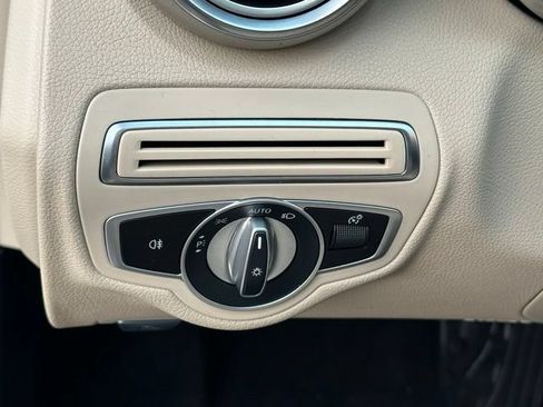 Used 2020 Mercedes-Benz C 300 4MATIC Sedan image 23