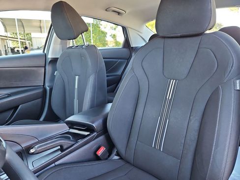 Used 2023 Hyundai Elantra SEL image 20