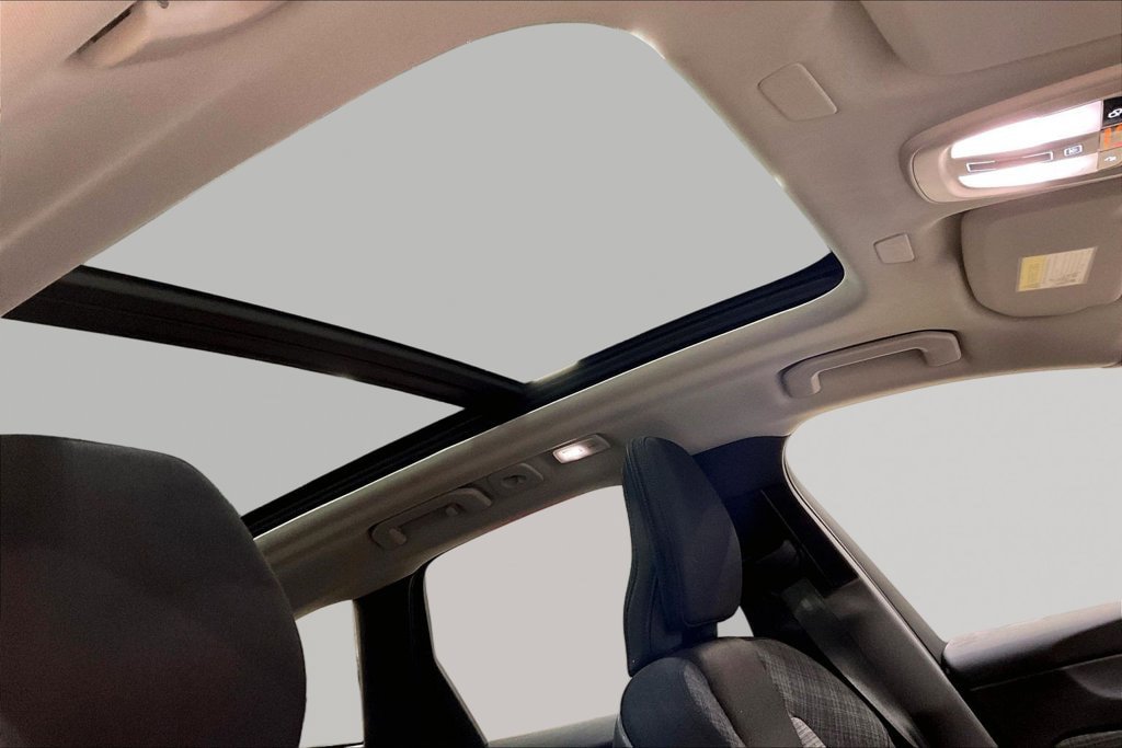 Certified 2024 Volvo XC60 B5 Core AWD/4WD image 28