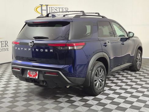 Used 2025 Nissan Pathfinder SV w/ SV Premium Package FWD image 7