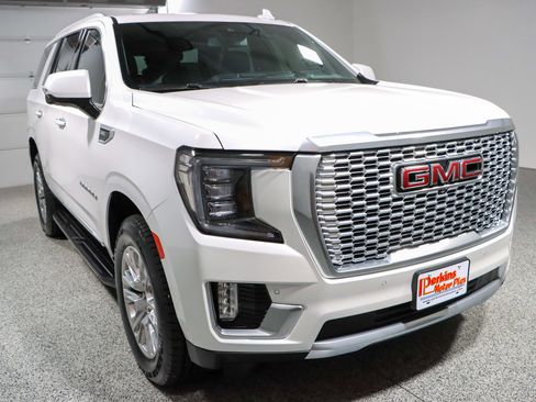 Used 2023 GMC Yukon Denali AWD/4WD image 5
