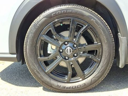 Used 2023 Nissan Kicks SR w/ SR Premium Package FWD image 8