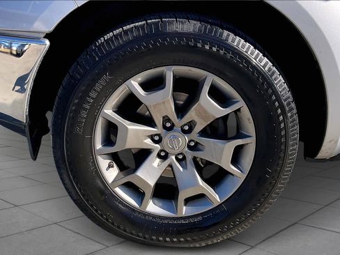 Used 2019 Nissan Frontier SL image 11