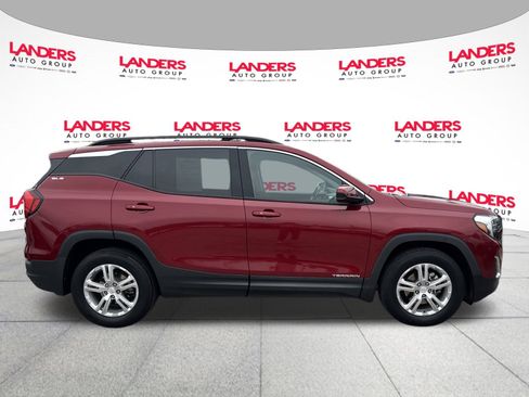 Used 2019 GMC Terrain SLE w/ Driver Convenience Package image 2