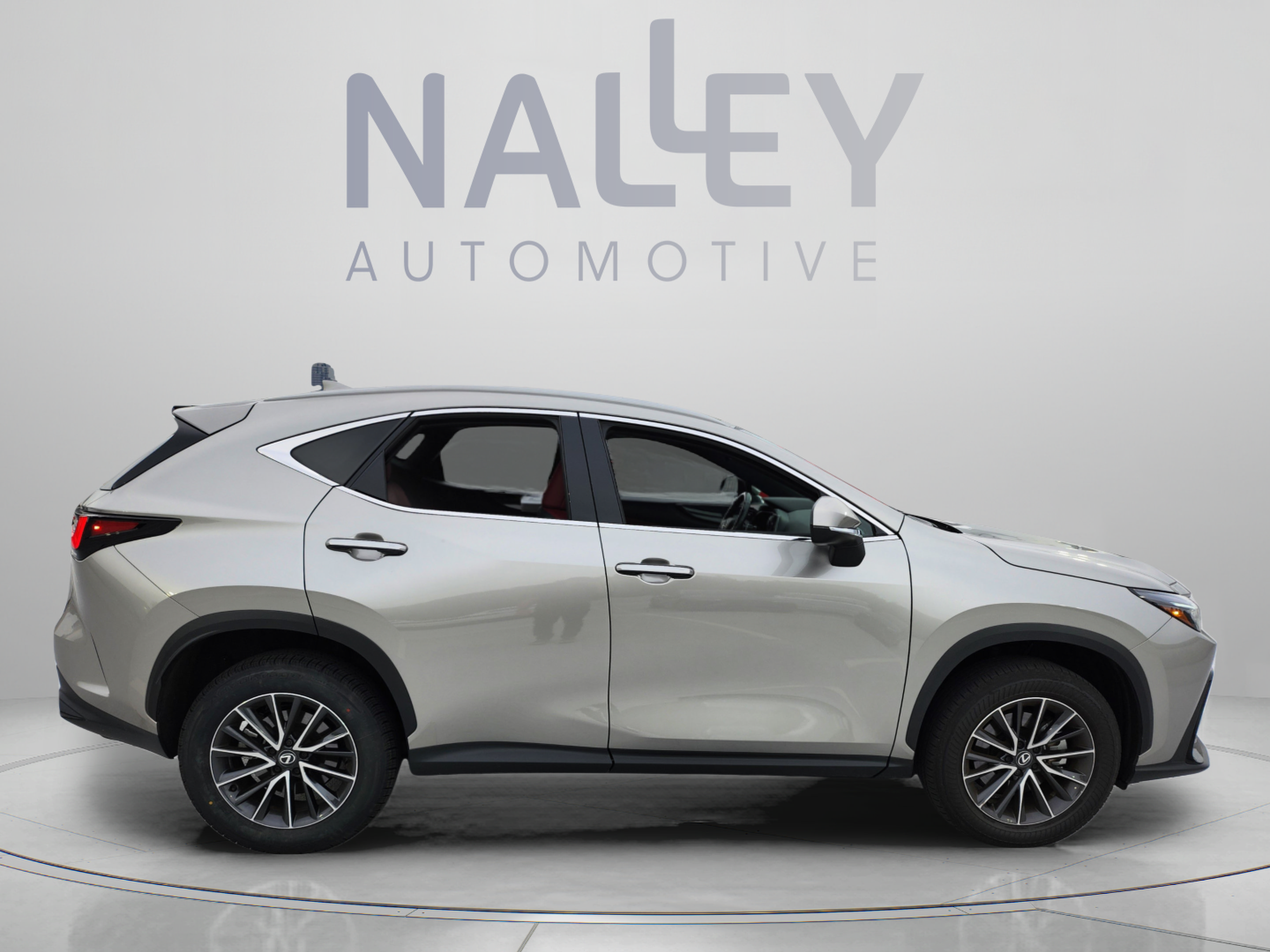 Used 2025 Lexus NX 250 FWD w/ Accessory Package (2T) image 5
