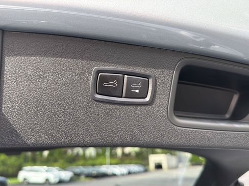 Used 2023 Porsche Macan Turbo AWD/4WD image 35