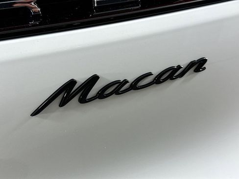 Certified 2026 Porsche Macan AWD/4WD image 34
