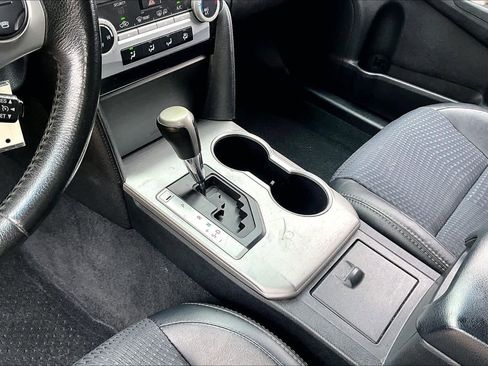 Used 2012 Toyota Camry SE FWD image 15