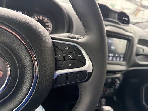 Used 2020 Jeep Renegade Latitude image 14