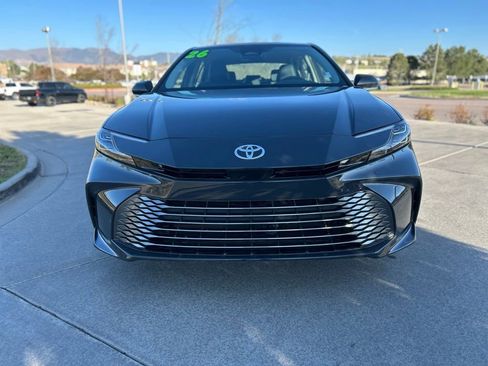 Used 2026 Toyota Camry XLE FWD image 3