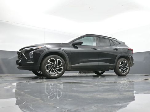 Certified 2026 Chevrolet Trax RS w/ Driver Confidence Package image 36