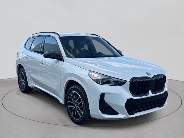 Used 2023 BMW X1 xDrive28i w/ M Sport Package AWD/4WD image 3
