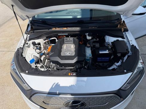 Used 2021 Hyundai Ioniq SE image 15