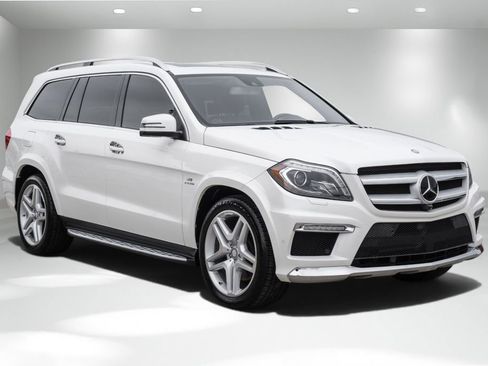 Used 2015 Mercedes-Benz GL 550 4MATIC image 6