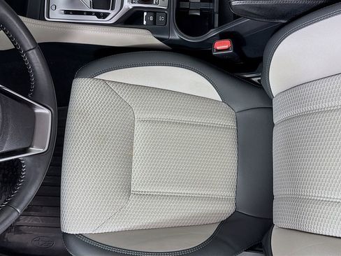 Used 2024 Subaru Forester Premium image 19