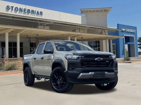 Used 2024 Chevrolet Colorado Trail Boss AWD/4WD image 2