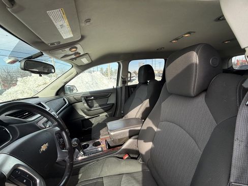 Used 2013 Chevrolet Traverse LT image 12