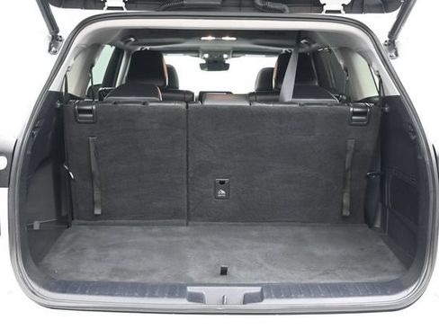 Used 2023 Toyota Highlander XLE FWD image 19