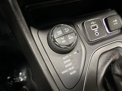 Used 2021 Jeep Cherokee Trailhawk w/ Trailer Tow Group image 22