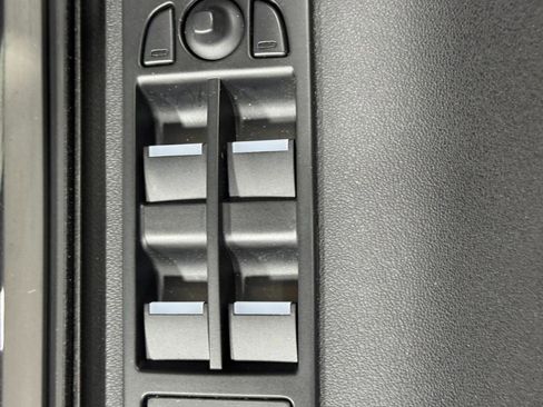 Used 2023 Land Rover Discovery Sport SE R-Dynamic image 23