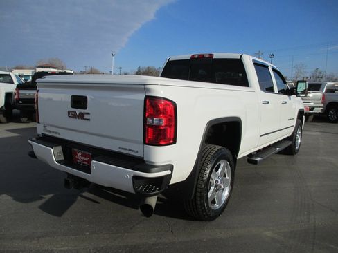 Used 2015 GMC Sierra 2500 Denali w/ Duramax Plus Package image 6