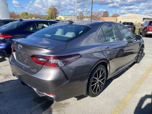Used 2024 Toyota Camry SE image 7