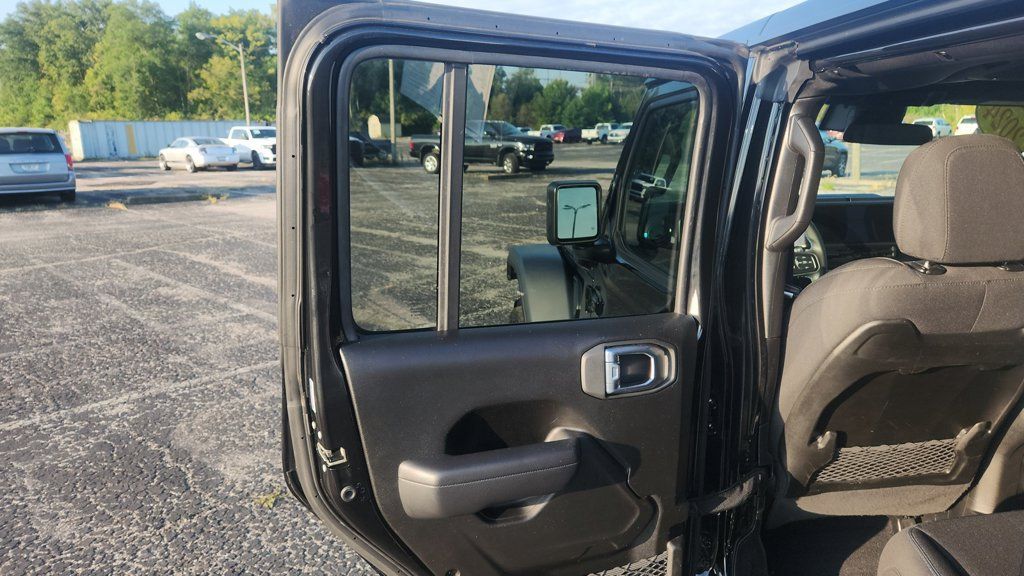Used 2024 Jeep Wrangler Unlimited Rubicon 4xe AWD/4WD image 14