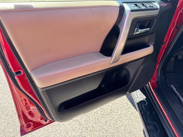 Used 2021 Toyota 4Runner SR5 Premium w/ Moonroof Package AWD/4WD image 13