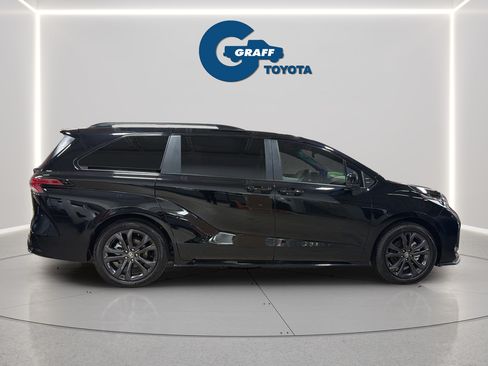 Used 2026 Toyota Sienna XSE FWD image 5