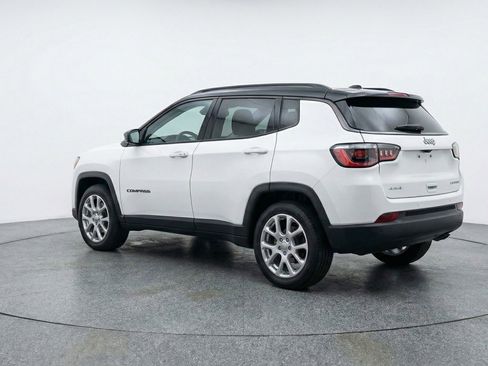 Used 2025 Jeep Compass Limited image 6