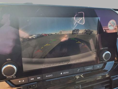 Certified 2025 Nissan Pathfinder SV image 6